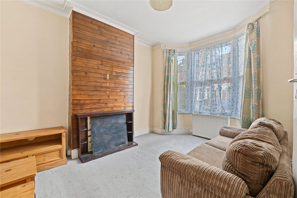 Property photo 2 of 17 Picture No. 10