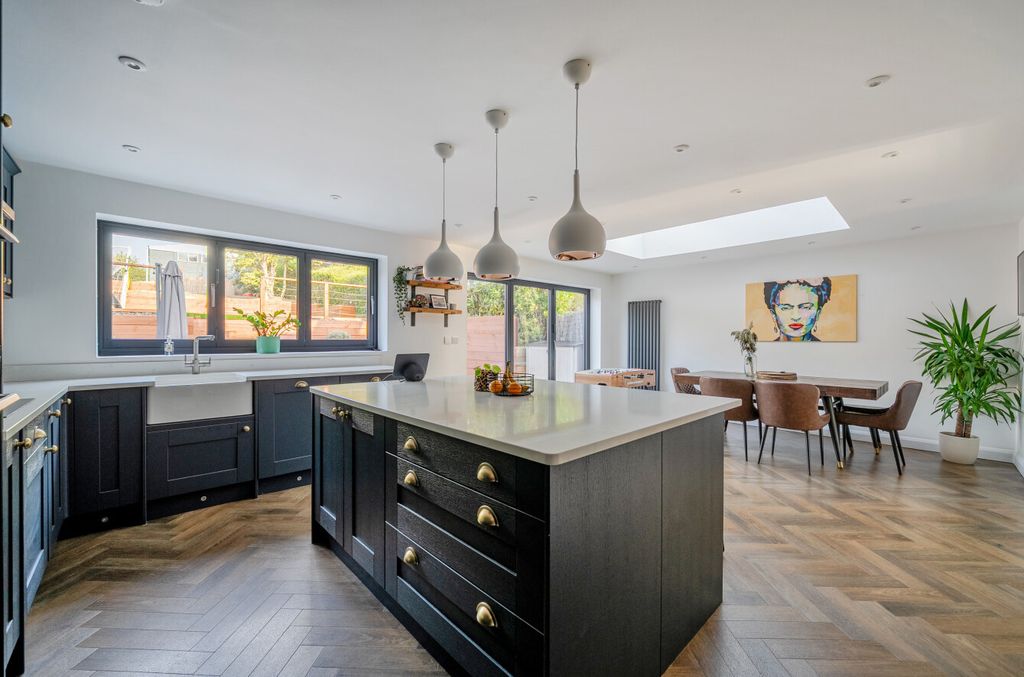 Property photo 2 of 16 1524872-22-1A0ee2...