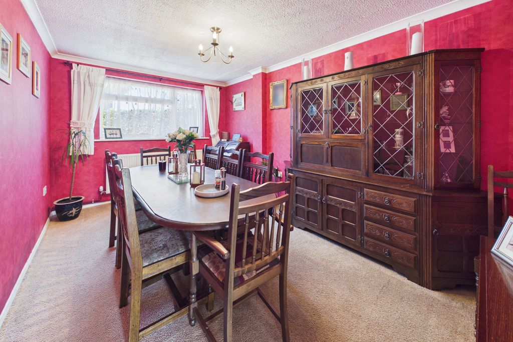 Property photo 3 of 24