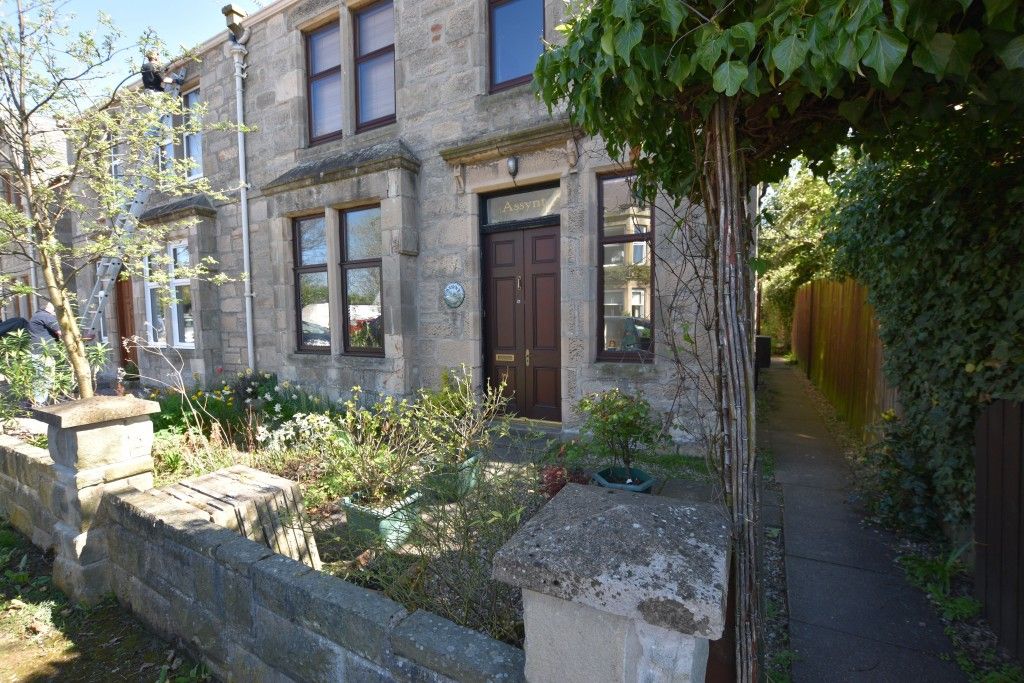 Property photo 2 of 9