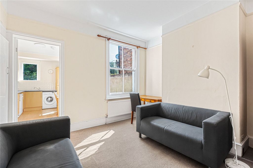 Property photo 2 of 19 Picture No. 23