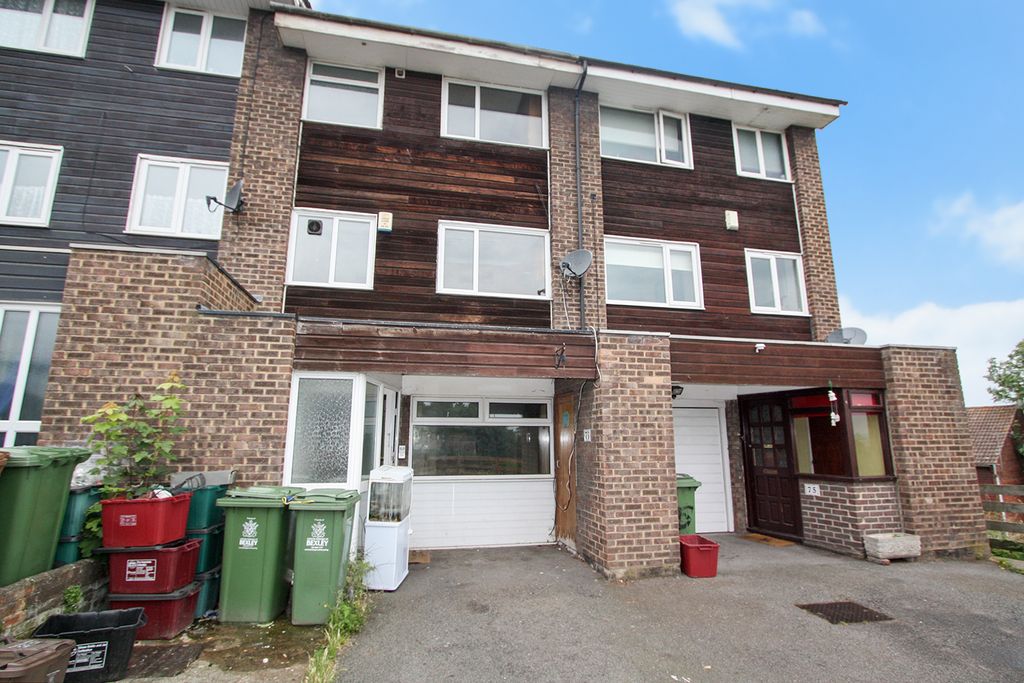 Property photo 1 of 11 External