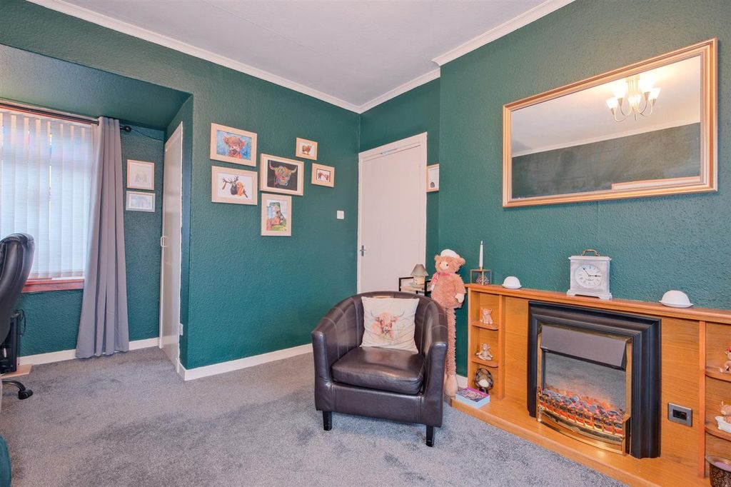 Property photo 3 of 21