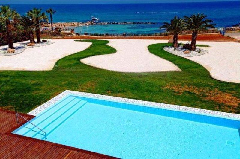 Property photo 2 of 12 Communal Pool
