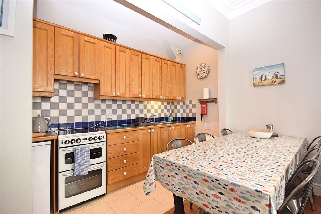 Property photo 2 of 15 Picture No. 16