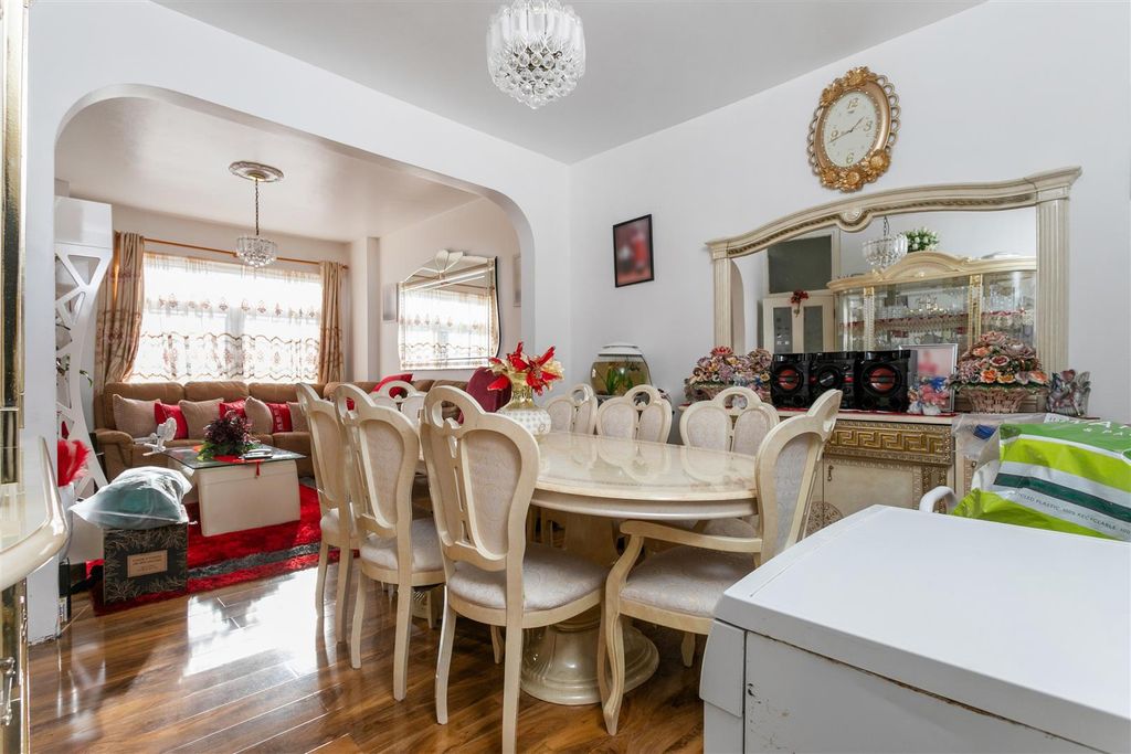 Property photo 2 of 12 1002202613_Tils_9 Thackeray Avenue _N17 9DT_013.Jp