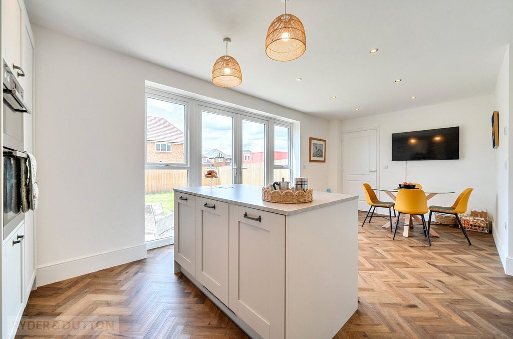 Property photo 3 of 20 Kitchen Diner