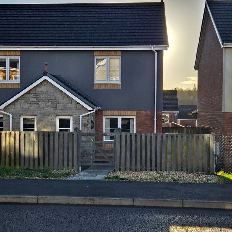 Property photo 2 of 12