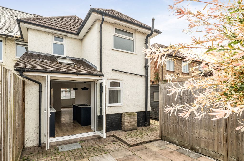 Property photo 2 of 24 1467100-4-6A19900...