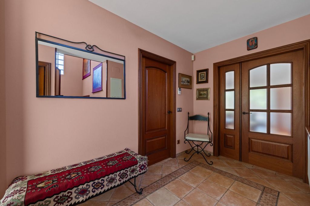Property photo 2 of 55