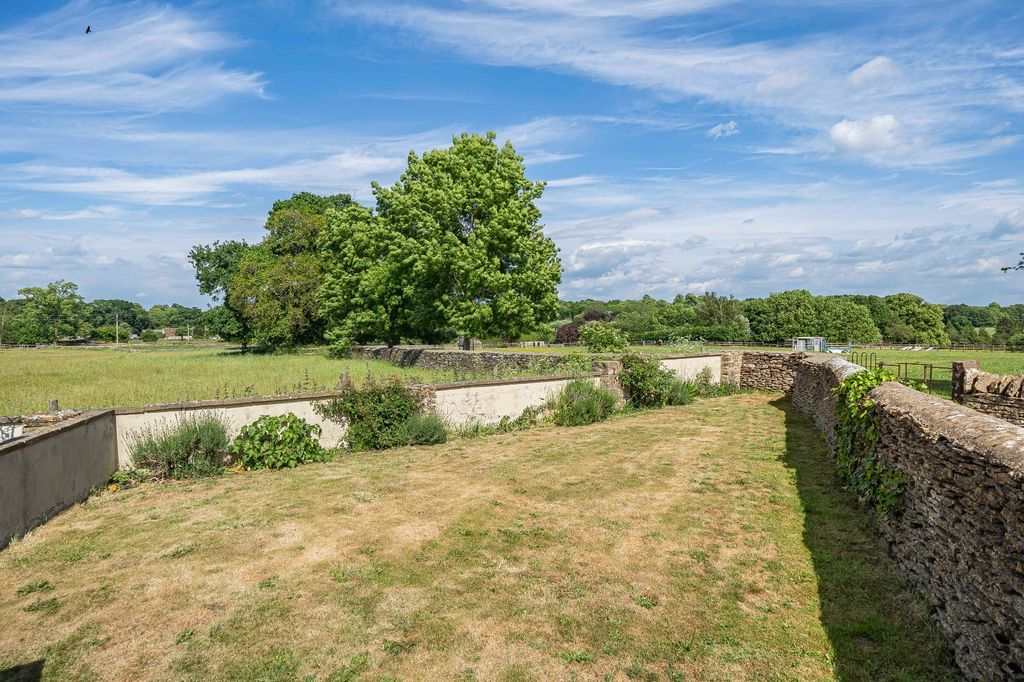 Property photo 1 of 18 Picture No. 09