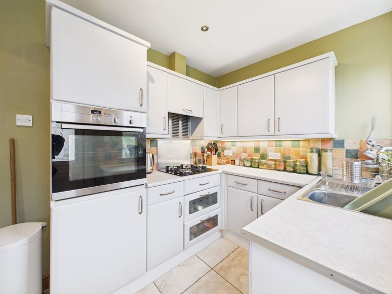 Property photo 3 of 12 Kitchen