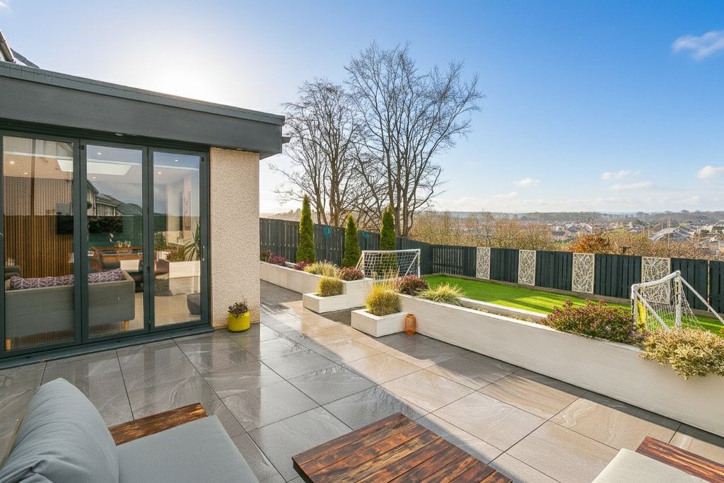 Property photo 1 of 34