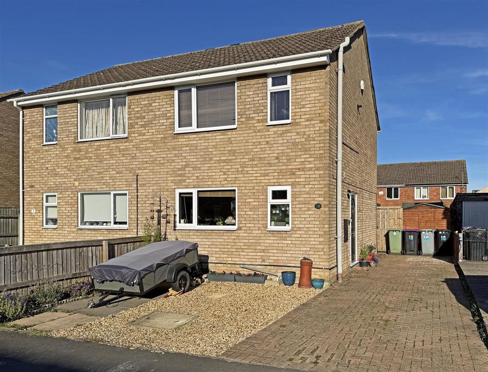 Property photo 1 of 11 Gainsborough Road, Stamford