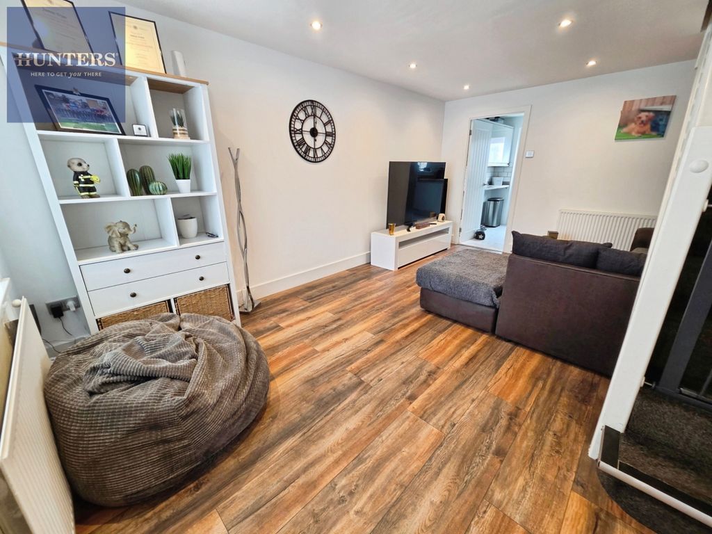 Property photo 2 of 11 Pbox-Img.Jpg