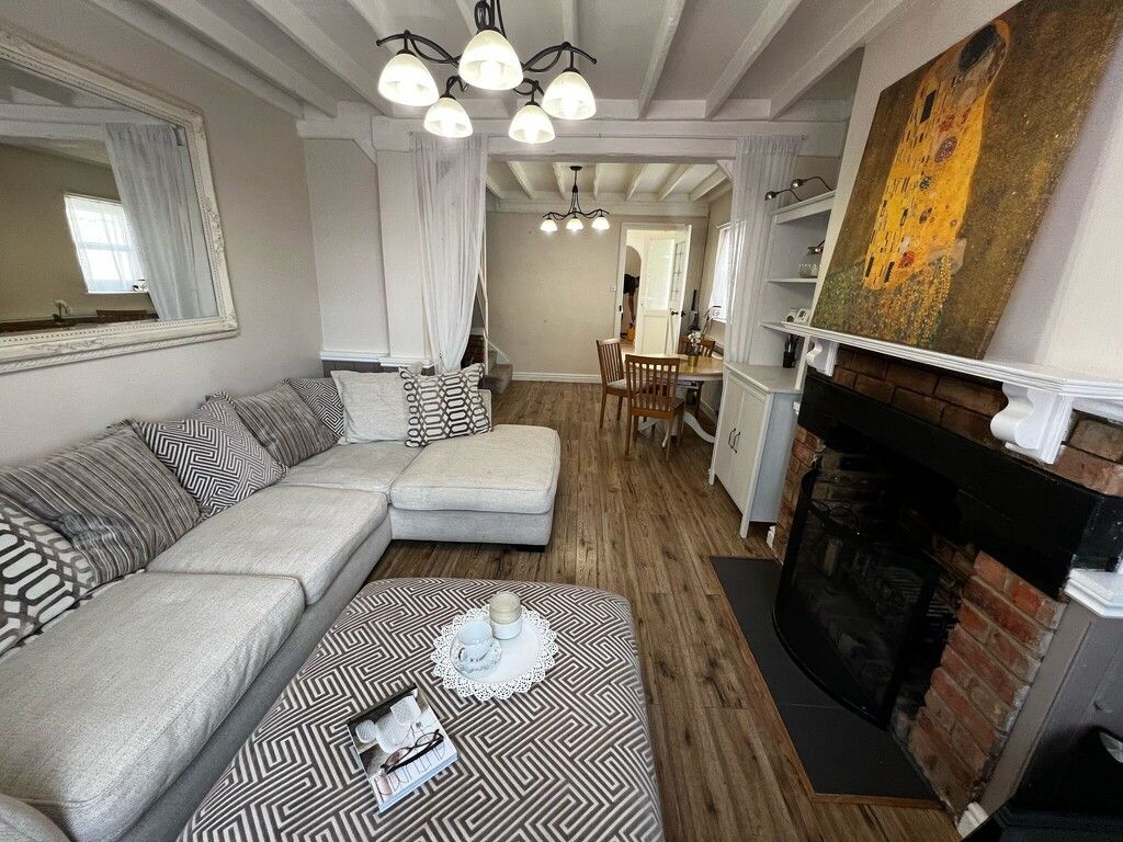 Property photo 2 of 21 Living Room