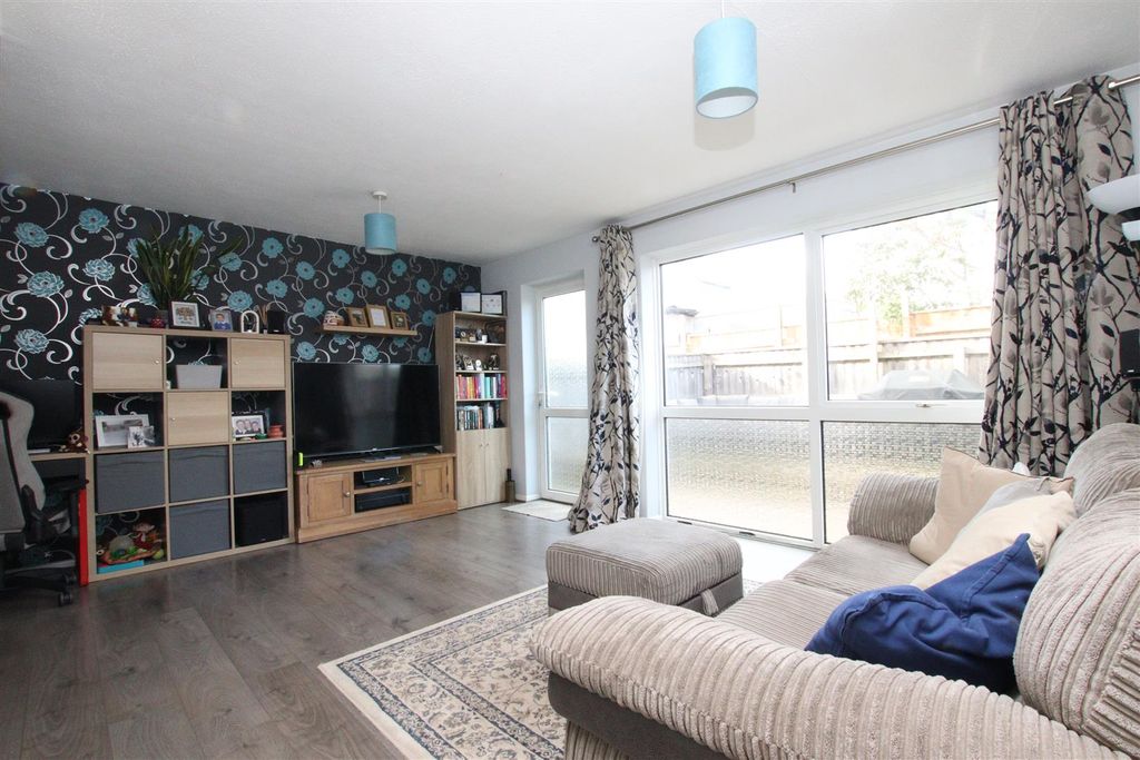 Property photo 2 of 9 Living Dining Room.Jpg