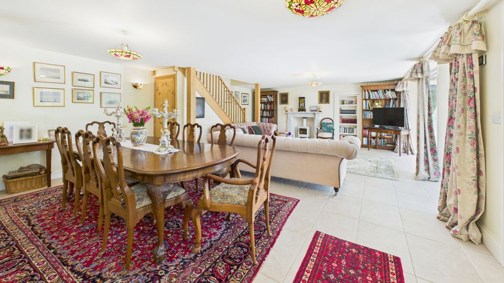 Property photo 3 of 20 Gallery