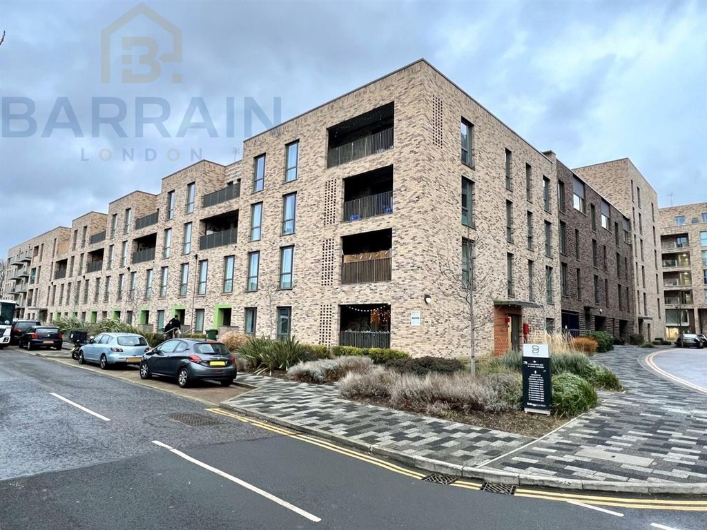 Property photo 1 of 12 2 Bedroom For Sale At Mahindra Way, Beckton, E6 By Barrain London Estate Agency (Living Room)