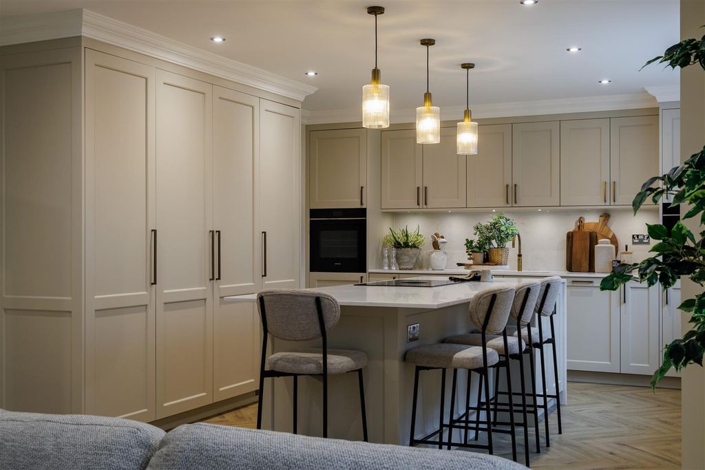 Property photo 3 of 26 Kitchen