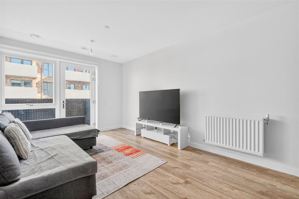 Property photo 3 of 19 02.Jpg