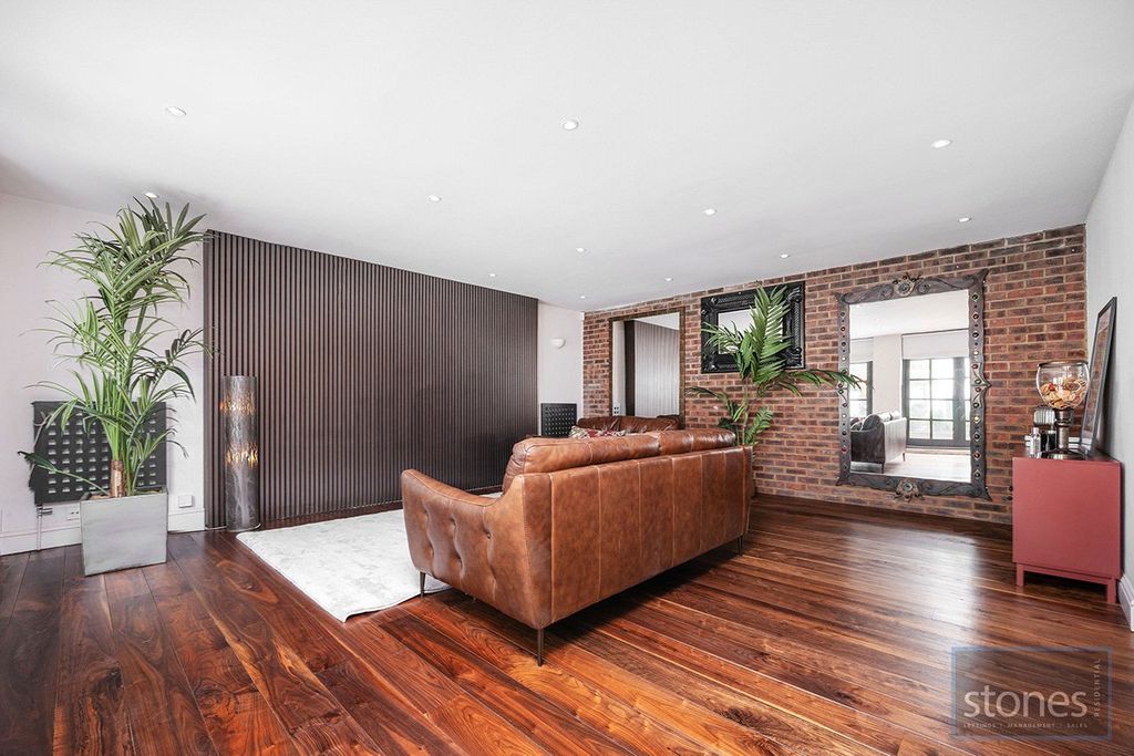 Property photo 1 of 17 Picture No. 15