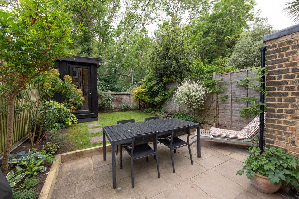 Property photo 2 of 24
