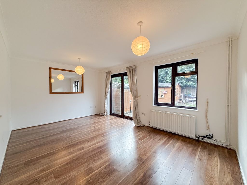 Property photo 2 of 15 5598533