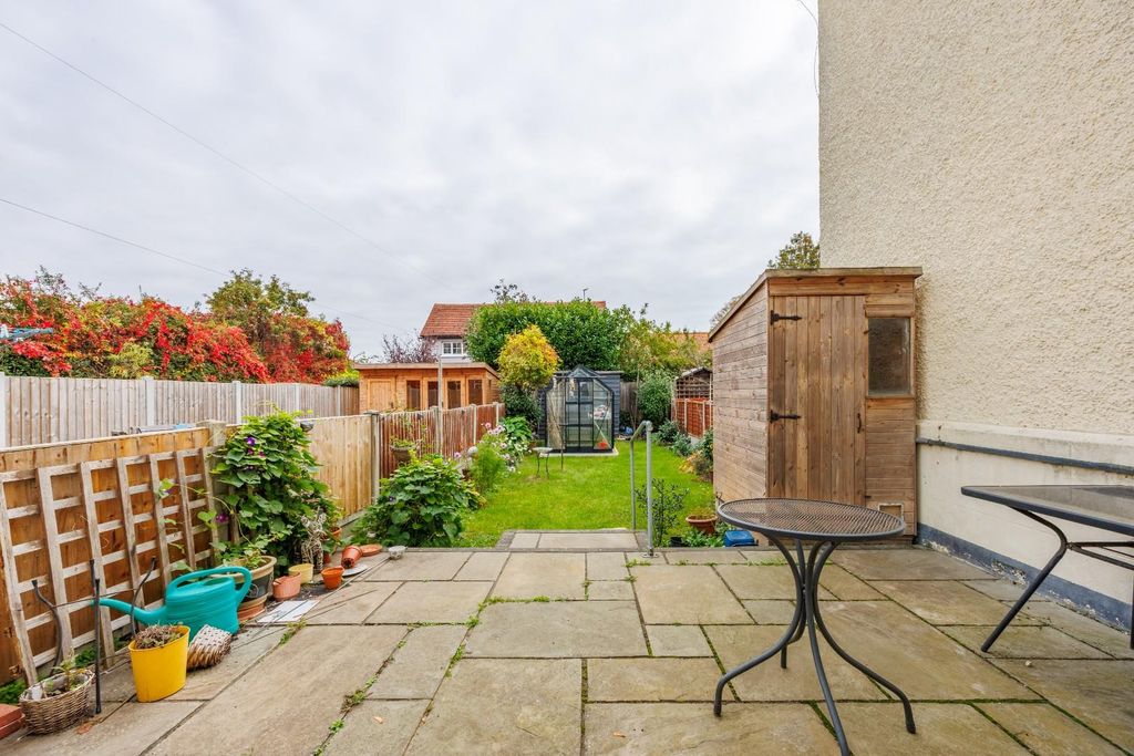 Property photo 2 of 16 Garden