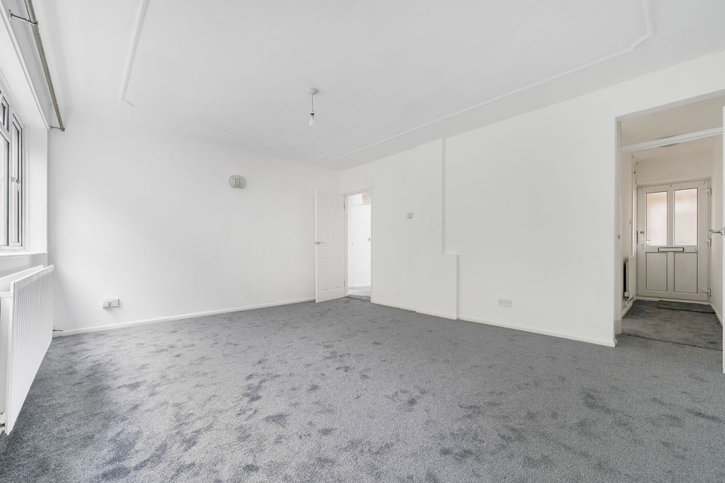Property photo 2 of 10 Living Room