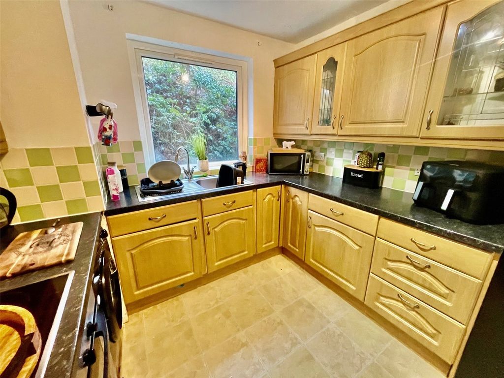 Property photo 3 of 11 Picture No. 12