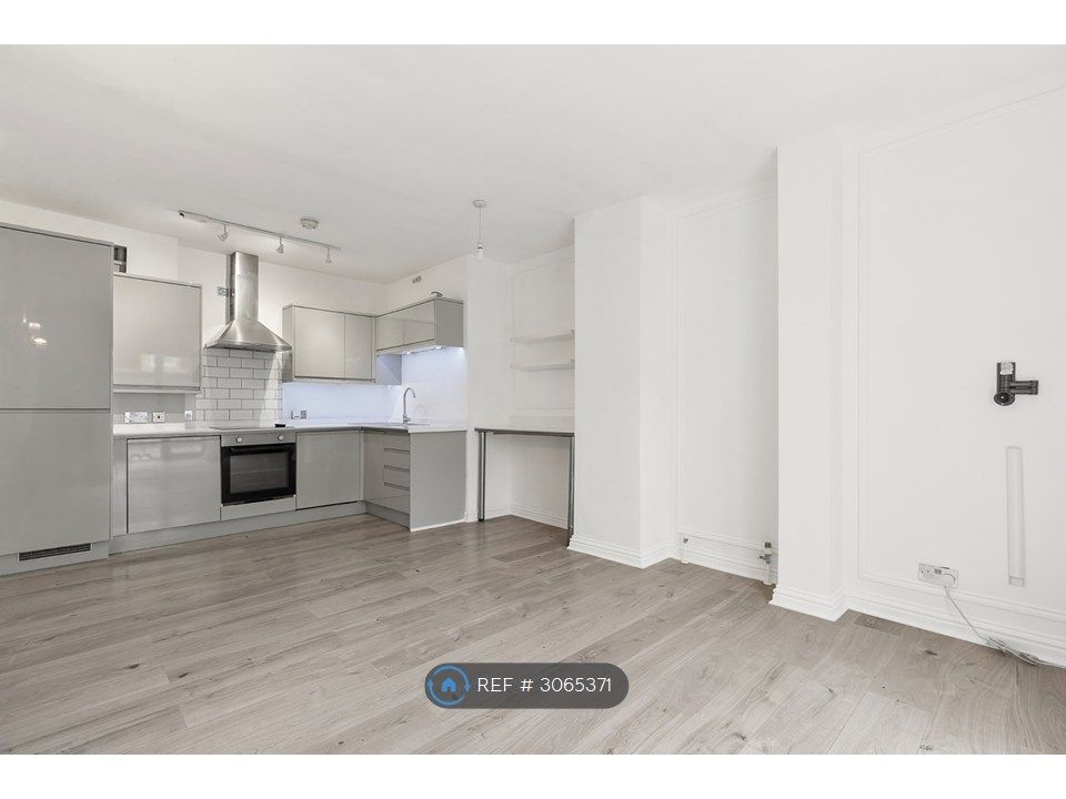 Property photo 1 of 11 Kitchen