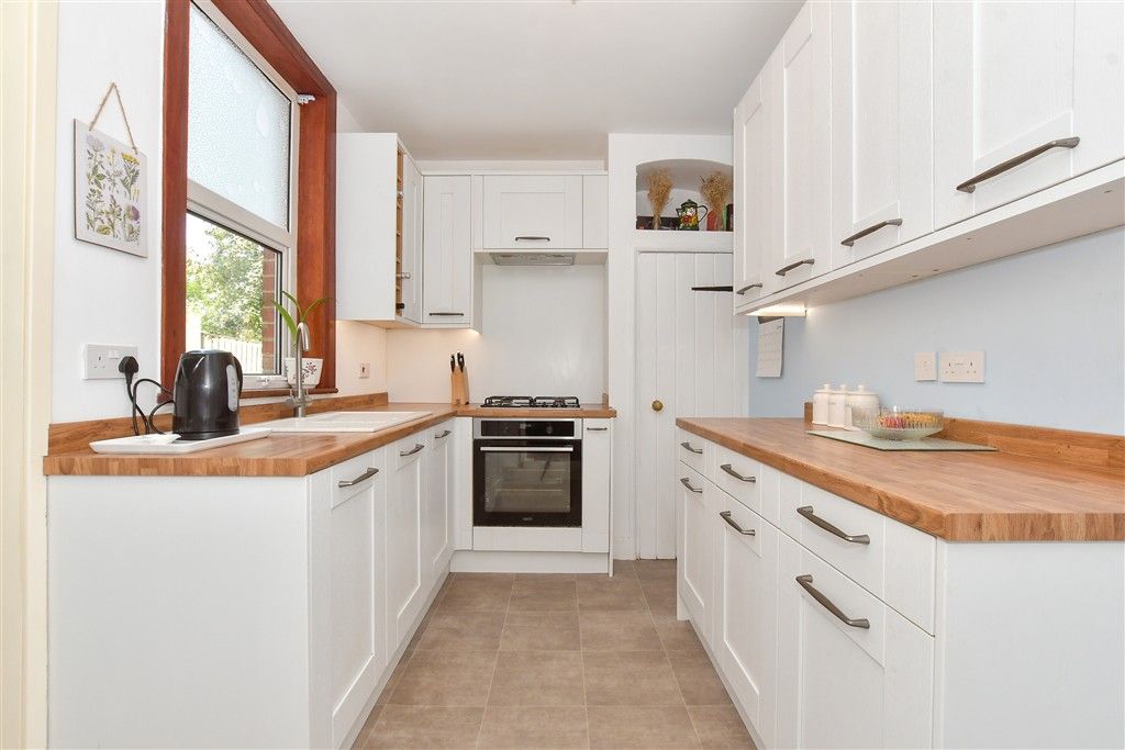 Property photo 3 of 12 Kitchen