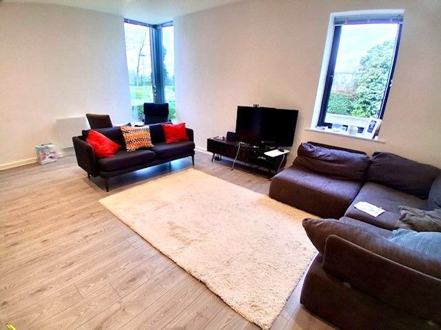 Property photo 3 of 6 Living Room