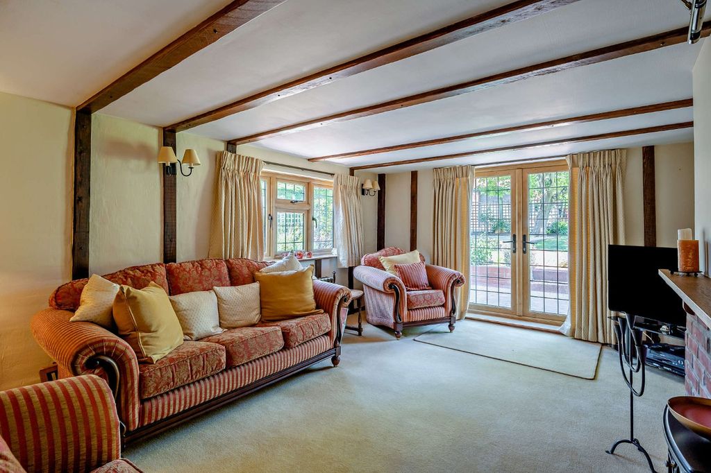 Property photo 3 of 18 Sitting Room