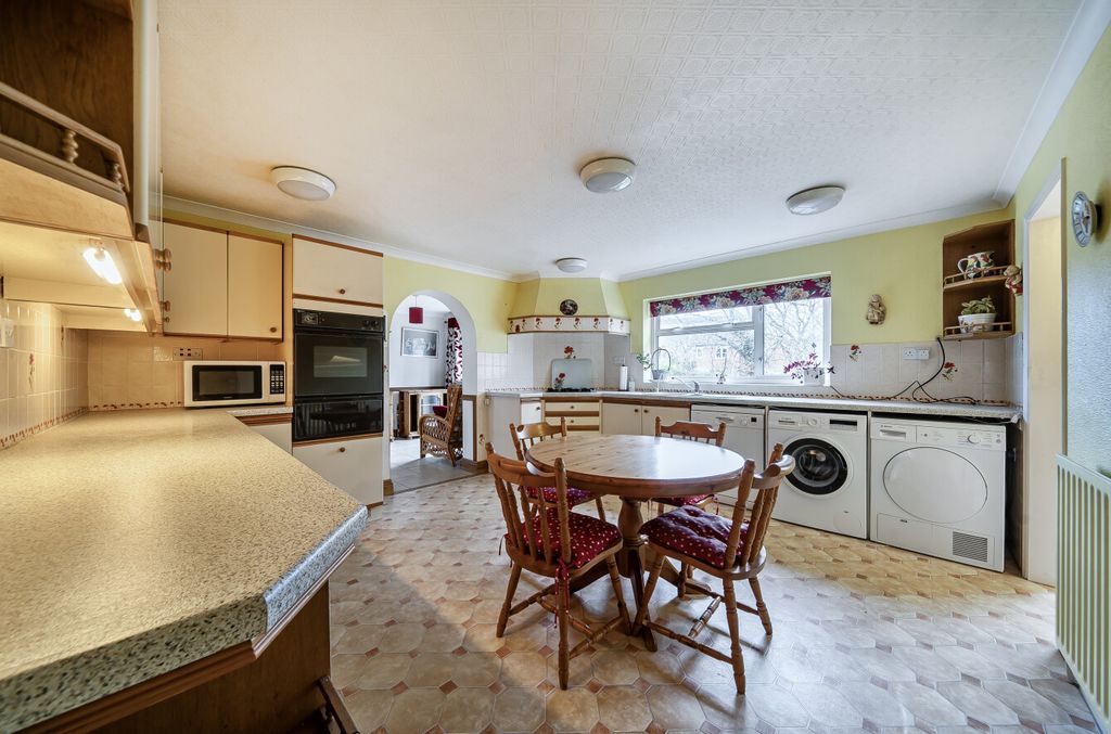 Property photo 3 of 17 1420440-21-69A01d...