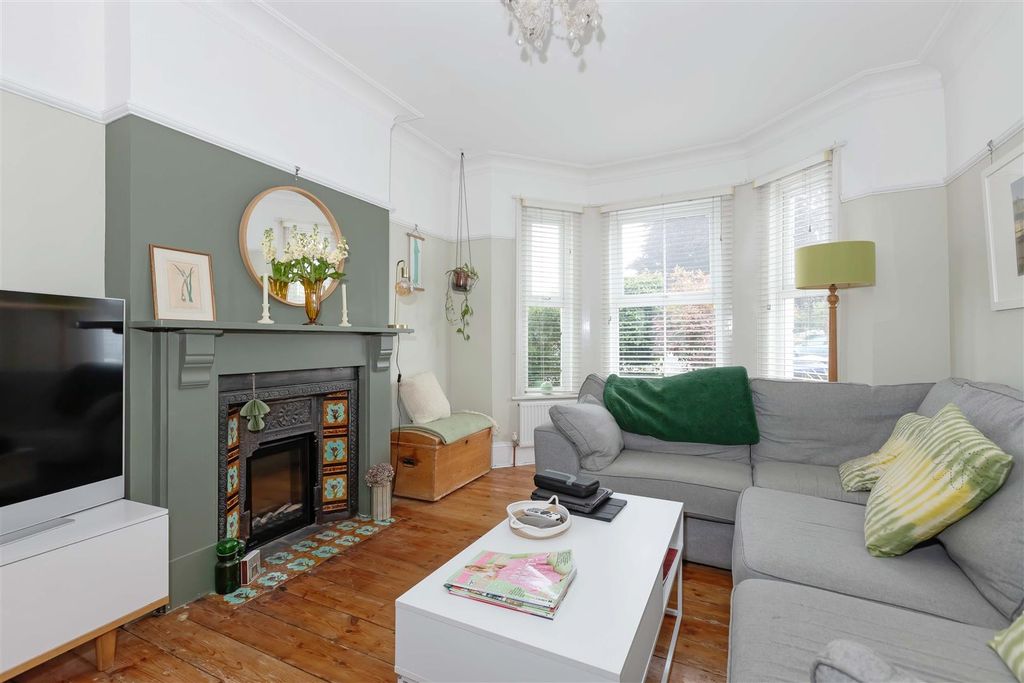 Property photo 3 of 18 Eastcourt Rd_18.Jpg