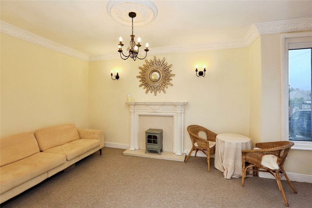 Property photo 2 of 25 Picture No. 11