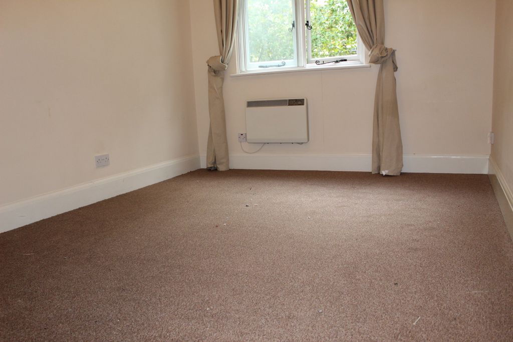 Property photo 2 of 7 Bedroom