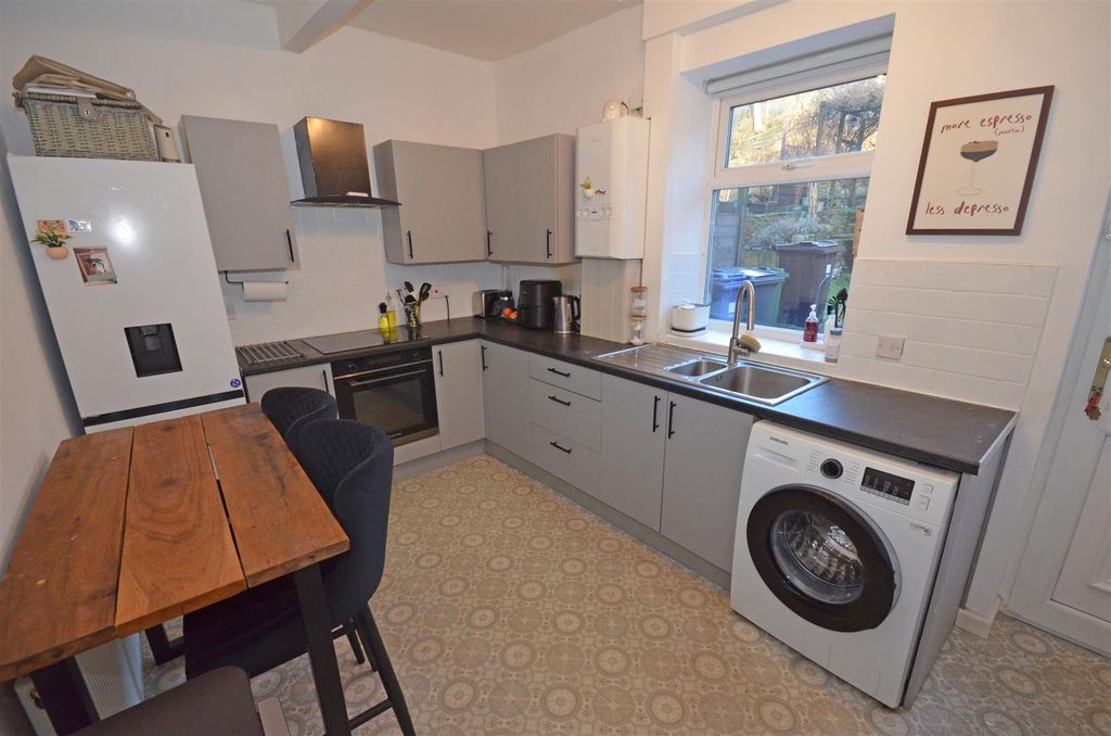 Property photo 3 of 18 01B.Jpg