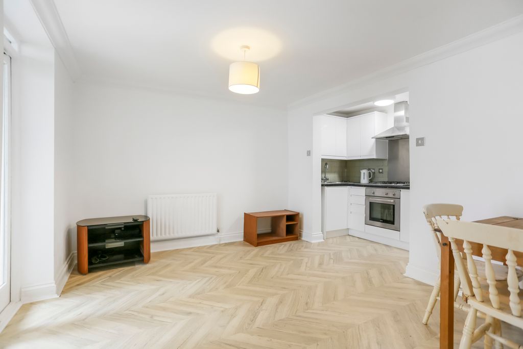 Property photo 2 of 12 296A4393