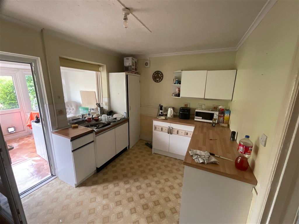 Property photo 2 of 4 Kitchen