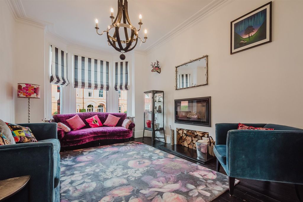 Property photo 2 of 44 Image 2