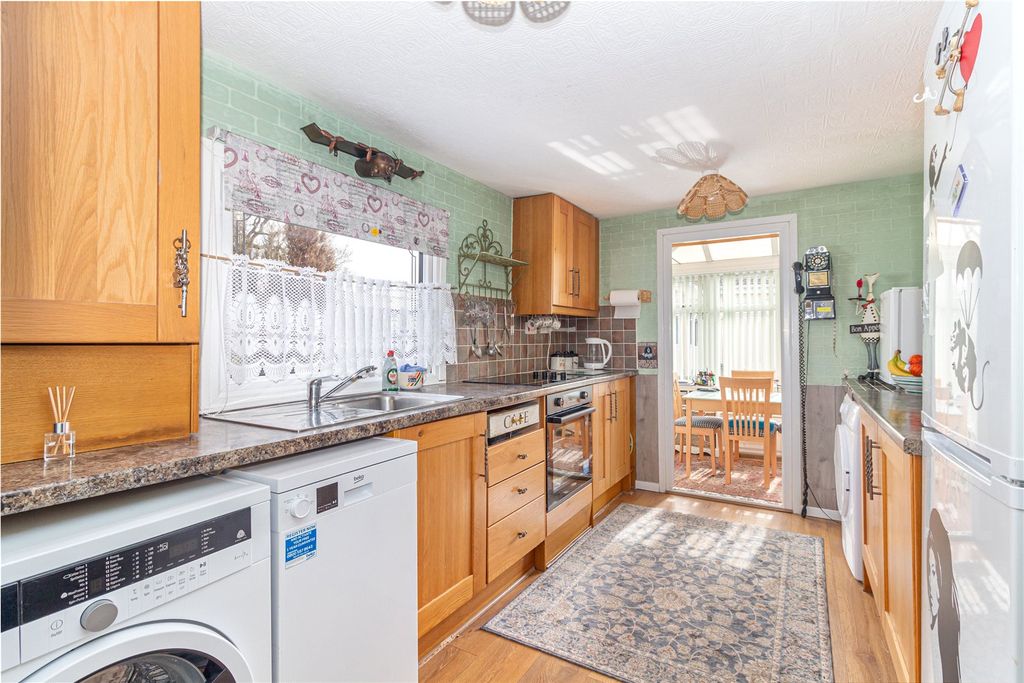 Property photo 2 of 13 Picture No. 11