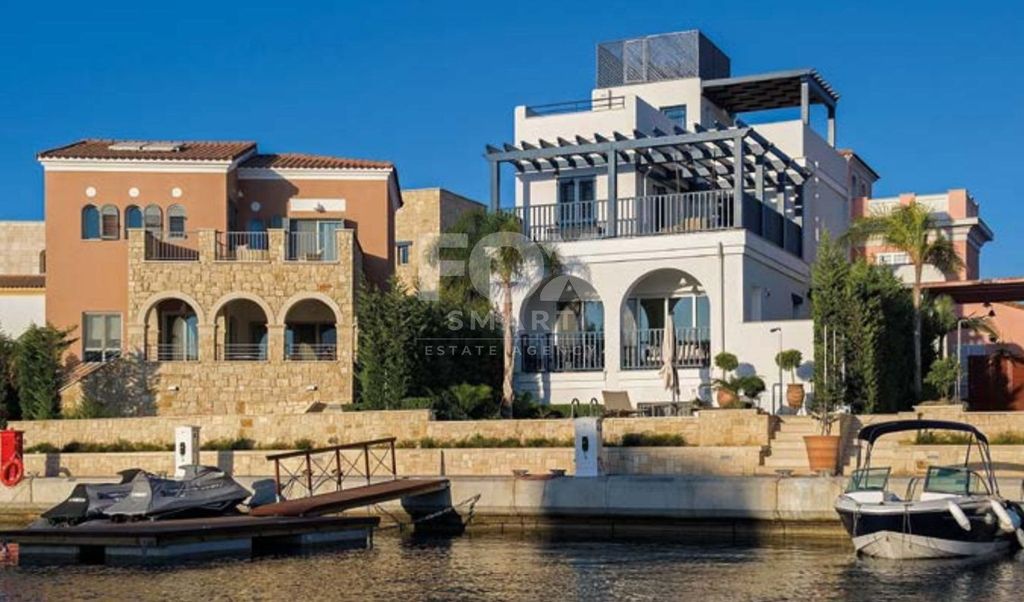 Property photo 1 of 10 Luxury Three Bedroom Villa For Sale In Limassol Marina- Bea
