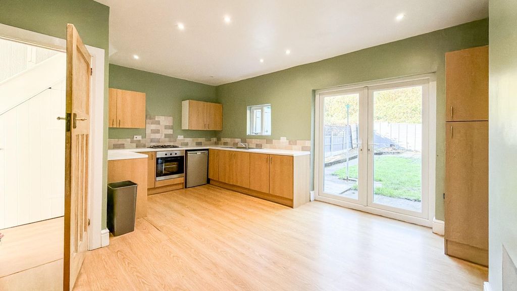 Property photo 1 of 18 Untitled-5956.Jpg