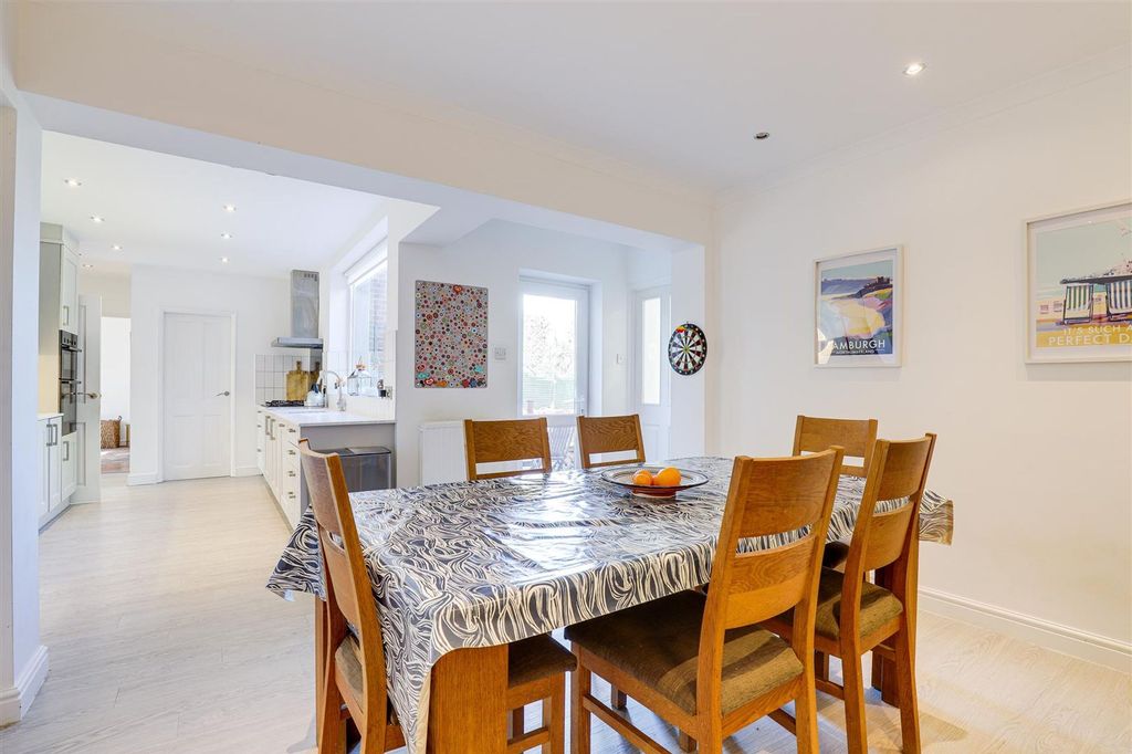 Property photo 3 of 45