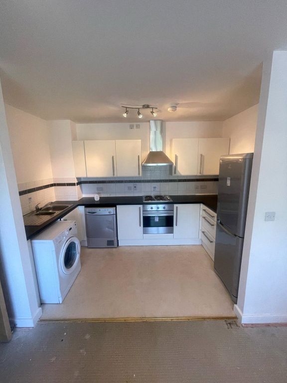 Property photo 2 of 16 Picture No. 30