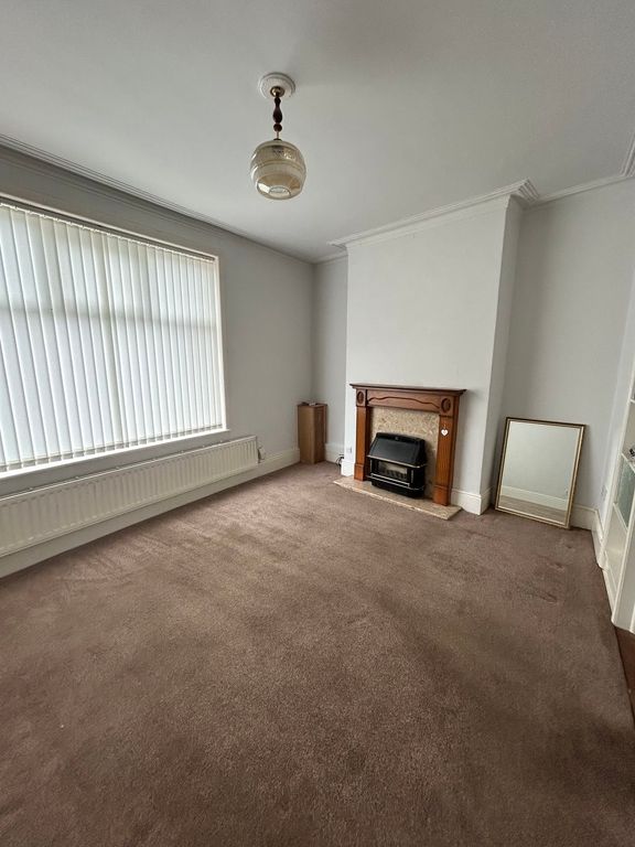 Property photo 2 of 12 Photo 1