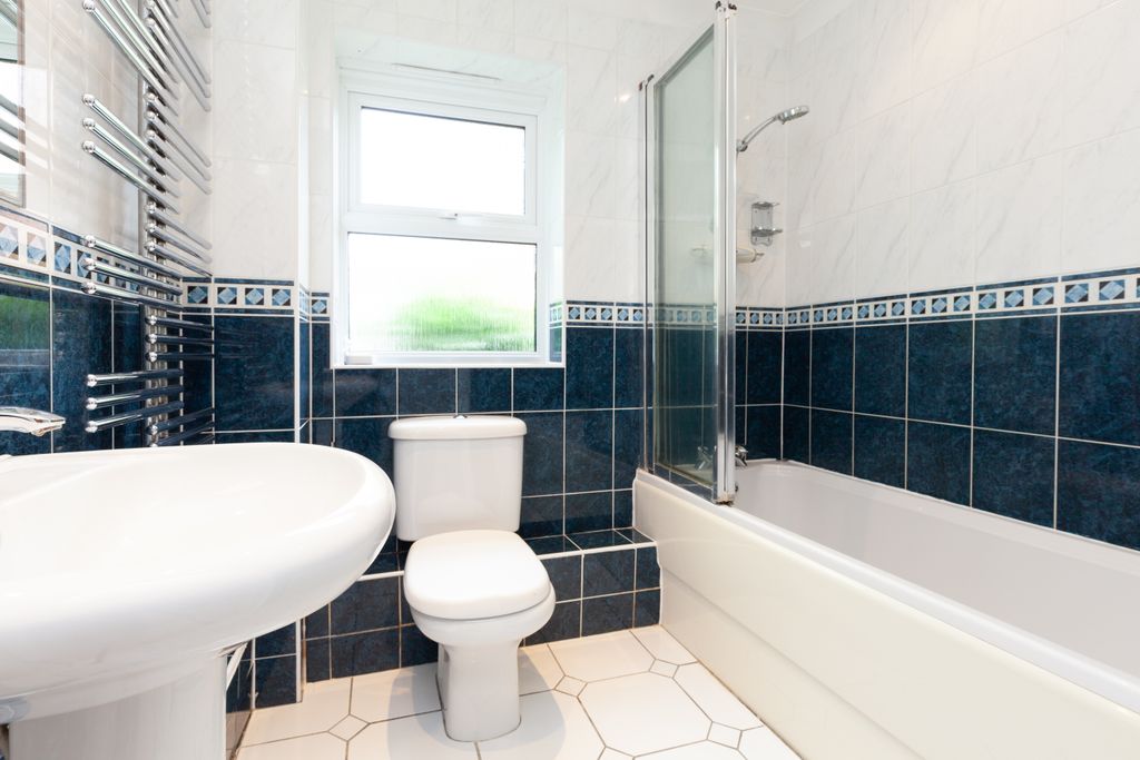 Property photo 3 of 10 Photo 03